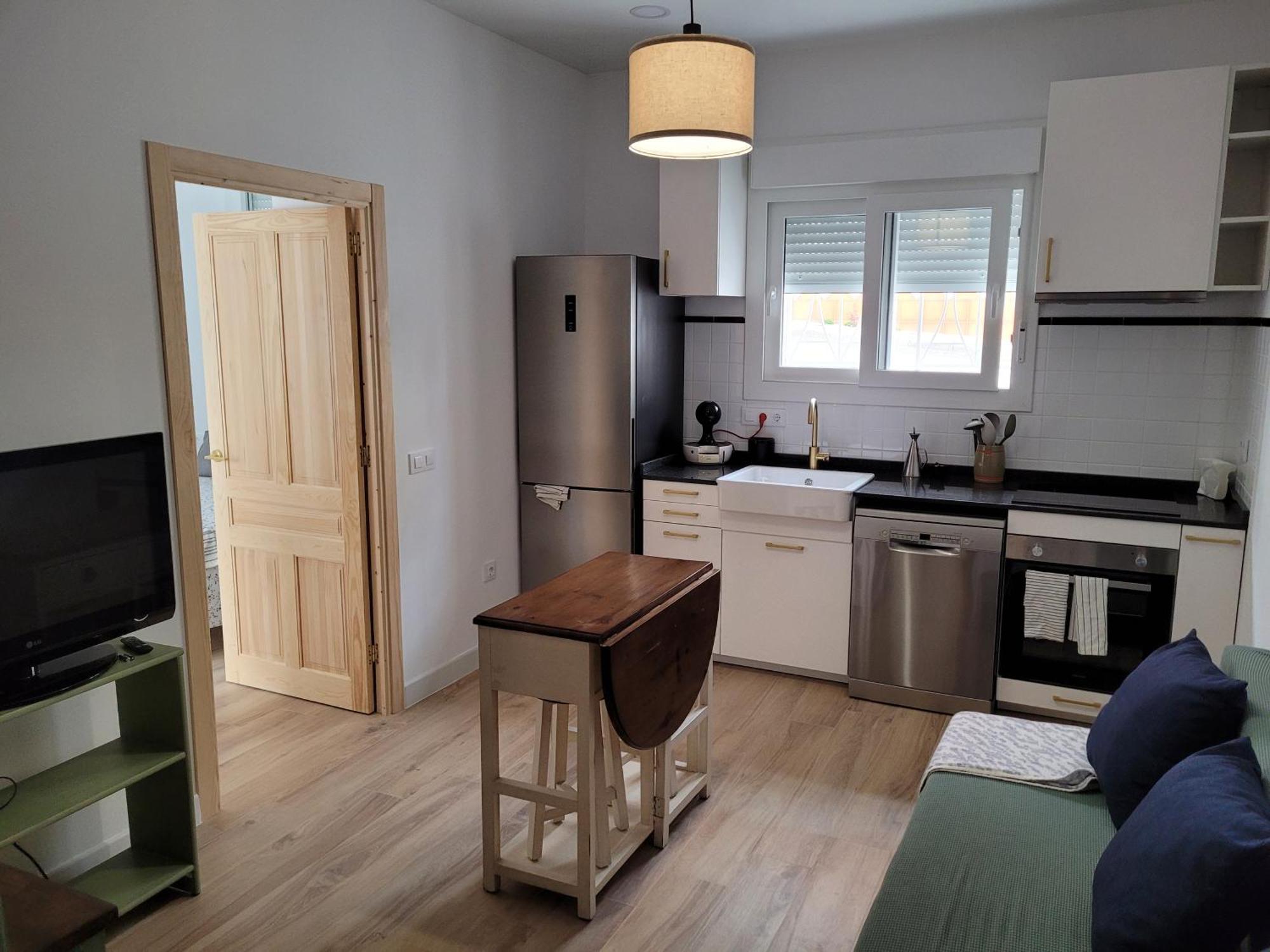 Apartment Con Wifi, Patio Y Garaje Privado